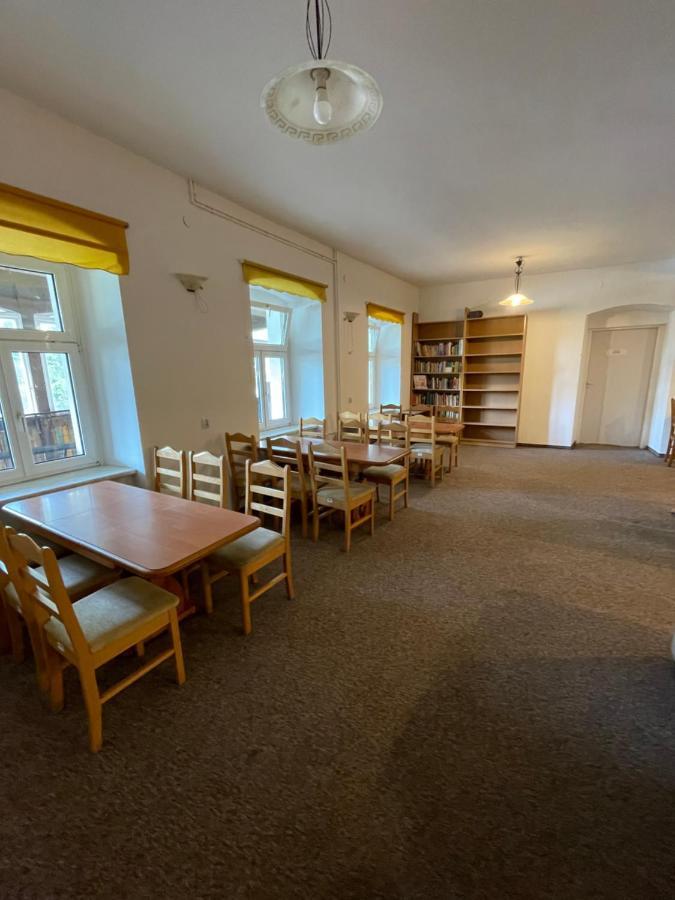 Gosciniec Szczeliniec Hostel Karlow ภายนอก รูปภาพ
