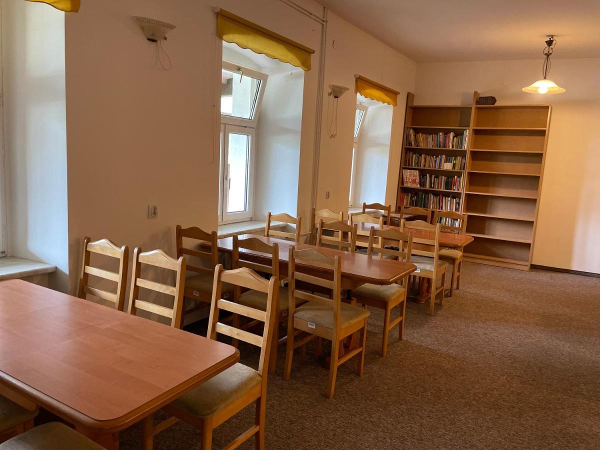 Gosciniec Szczeliniec Hostel Karlow ภายนอก รูปภาพ