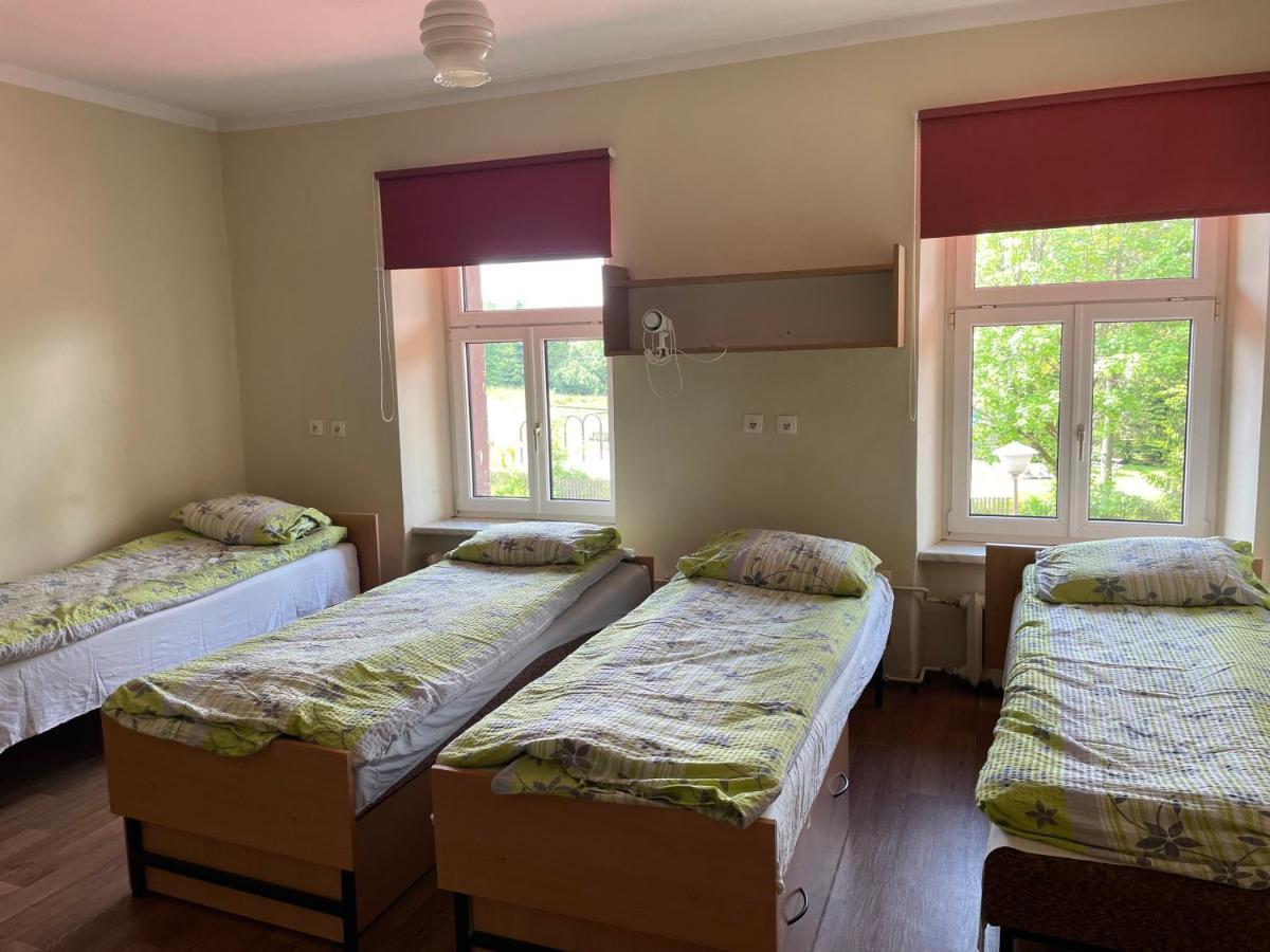 Gosciniec Szczeliniec Hostel Karlow ภายนอก รูปภาพ